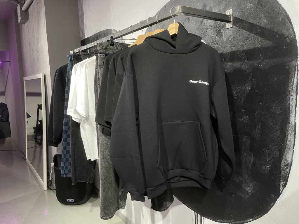 foto abbigliamento Dear George,